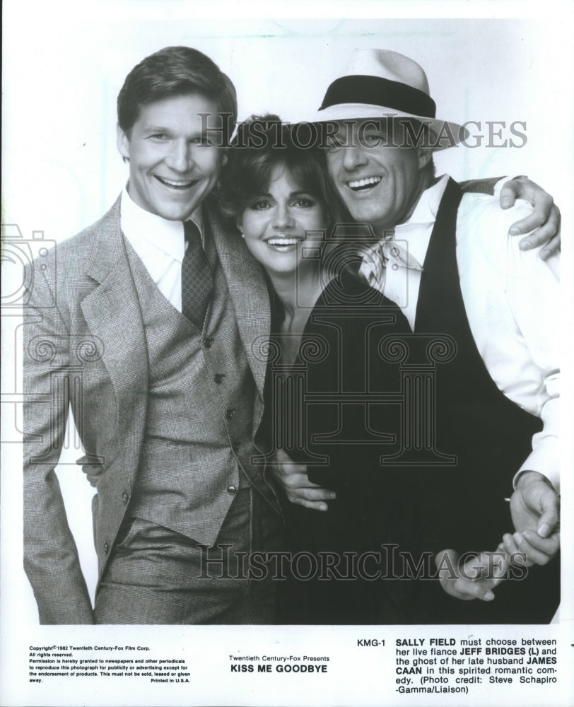 1982, Jeff Bridges, Sally Field and James Caan in "Kiss Me Goodbye." - Historic Images