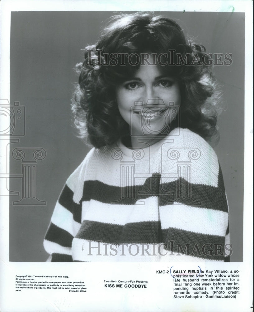 1985, Sally Field as Kay Villano in "Kiss Me Goodbye". - mjp13402 - Historic Images