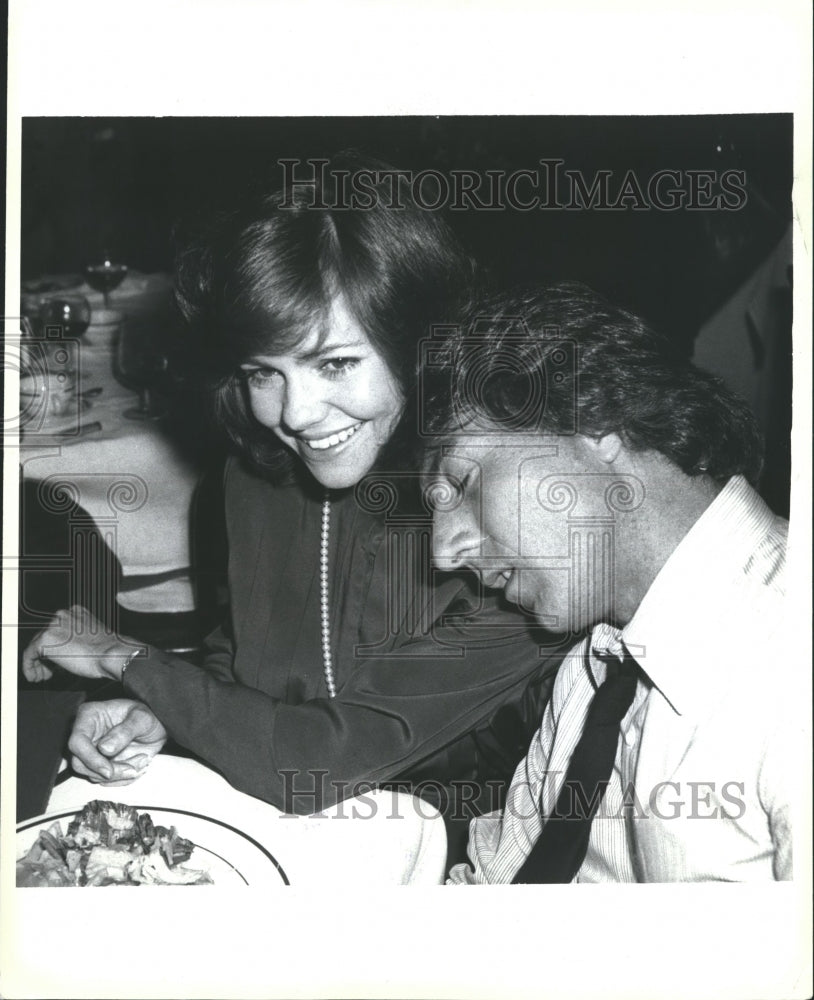 1982, New York-Dustin Hoffman and Sally Field at Film Critics Awards. - Historic Images