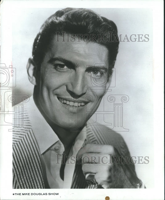 1967 Press Photo "The Mike Douglas Show" co-host and singer Sergio Franchi - Historic Images