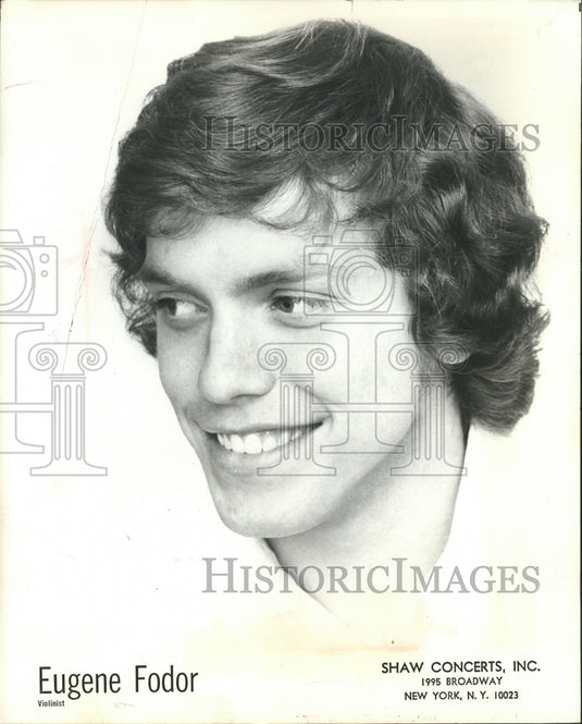 1975, Violinist Eugene Fodor plays Paganini - mjp13550 - Historic Images