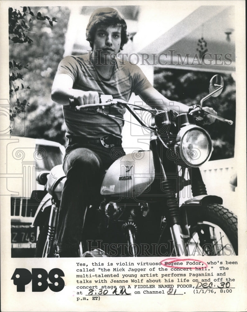 1976 Press Photo Eugene Fodor, about to observe rapid accelerando. - mjp13551 - Historic Images