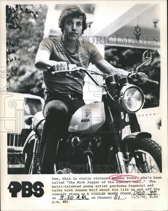 1976 Press Photo Eugene Fodor, about to observe rapid accelerando. - mjp13551 - Historic Images