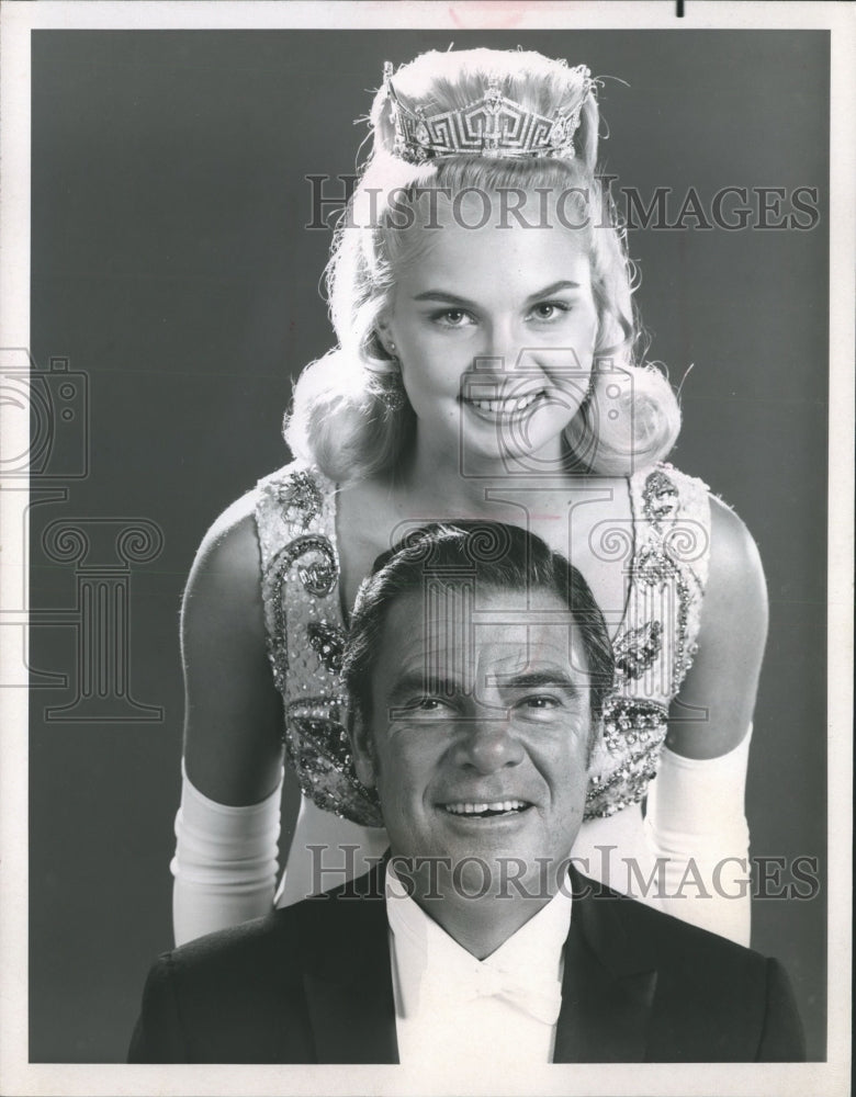 1969 Press Photo Miss America Judith Anne Ford with Bert Parks. - mjp13756- Historic Images