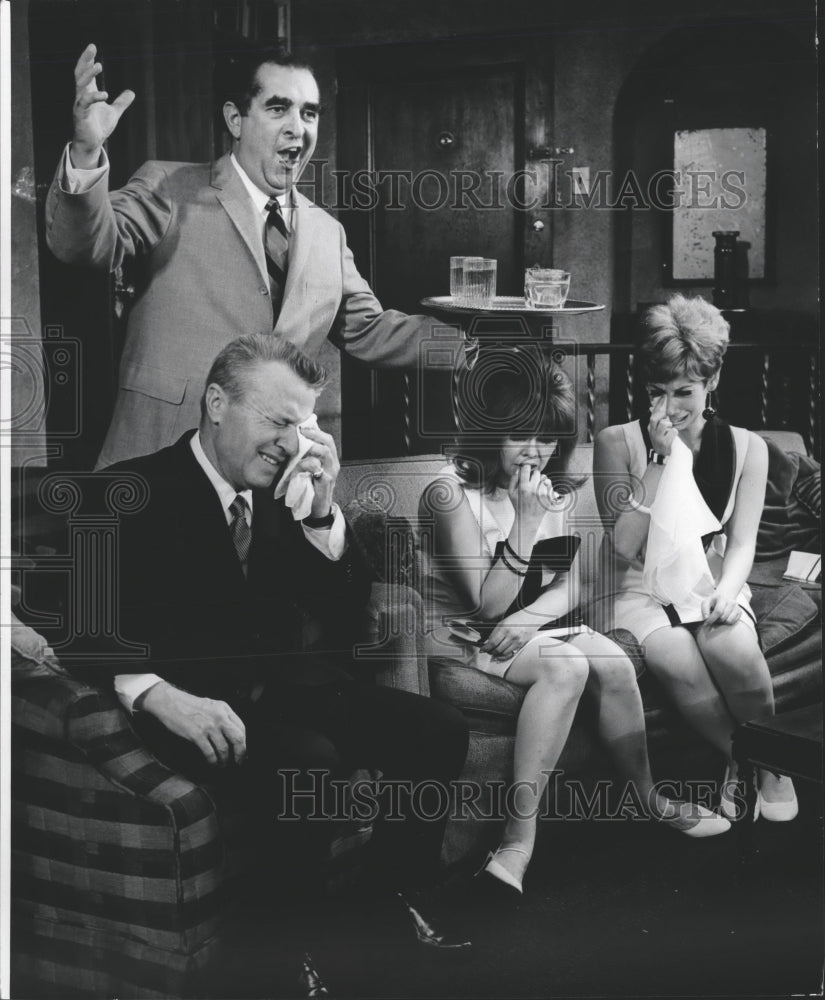1967 Press Photo New York-Cast of the Play &quot;The Odd Couple&quot;, the Palace Theater. - Historic Images