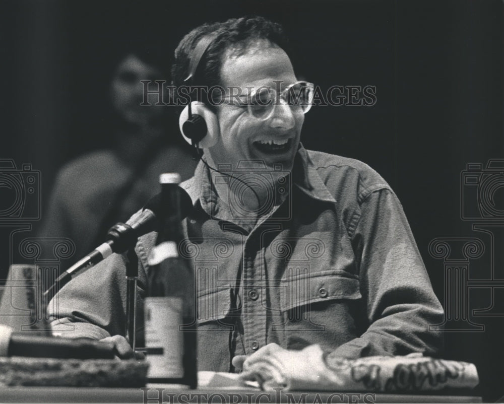 1989 Press Photo Milwaukee-Michael Feldman host of Madison radio show. - Historic Images