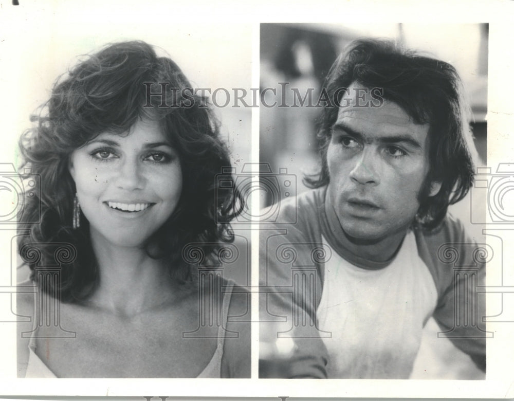 1985, actors Sally Field & Tommy Lee Jones in "Back Roads" - Historic Images