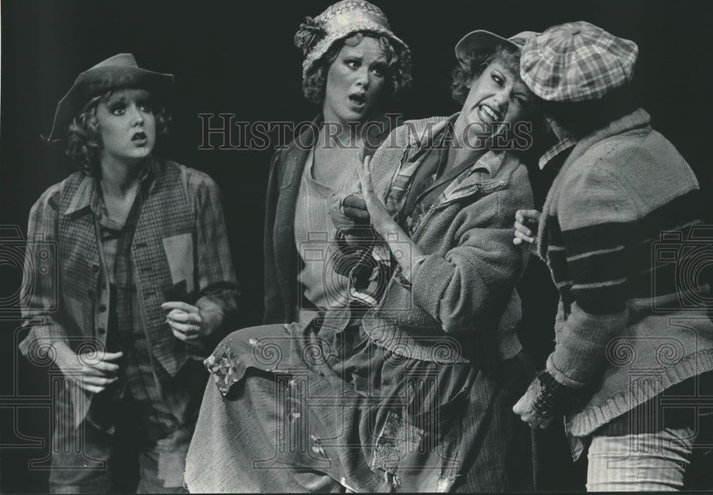 1985 Press Photo Performing Arts Center actors in "42nd Street" Uihlein Hall - Historic Images