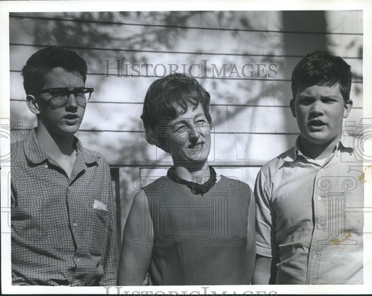 1966 Press Photo Mrs. Robert H. Fleming with sons Robert H. Jr., and Frederick - Historic Images