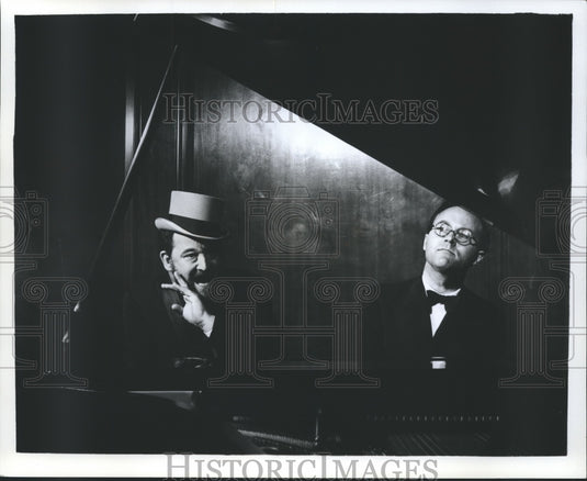 1967 Press Photo English Piano duo Michael Flanders & Donald Swan-Booth Theatre - Historic Images
