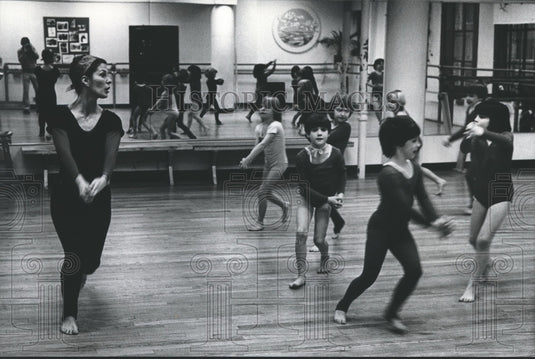1979 Press Photo Pamela Frautschi, Milwaukee Dance teacher & students - Historic Images