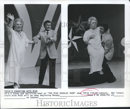 1975 Press Photo Totie Fields cohosts "The Mike Douglas Show" - mjp14317 - Historic Images