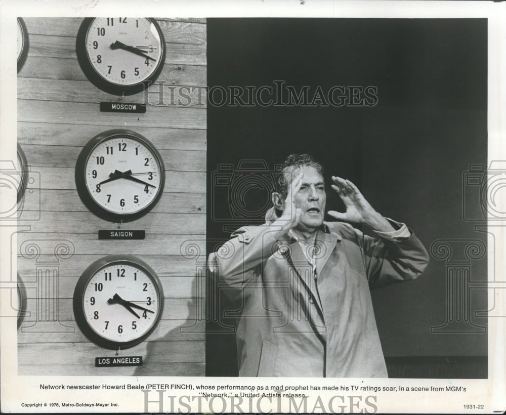1977, Peter Finch in scene from from the movie &quot;Network&quot; - mjp14326 - Historic Images