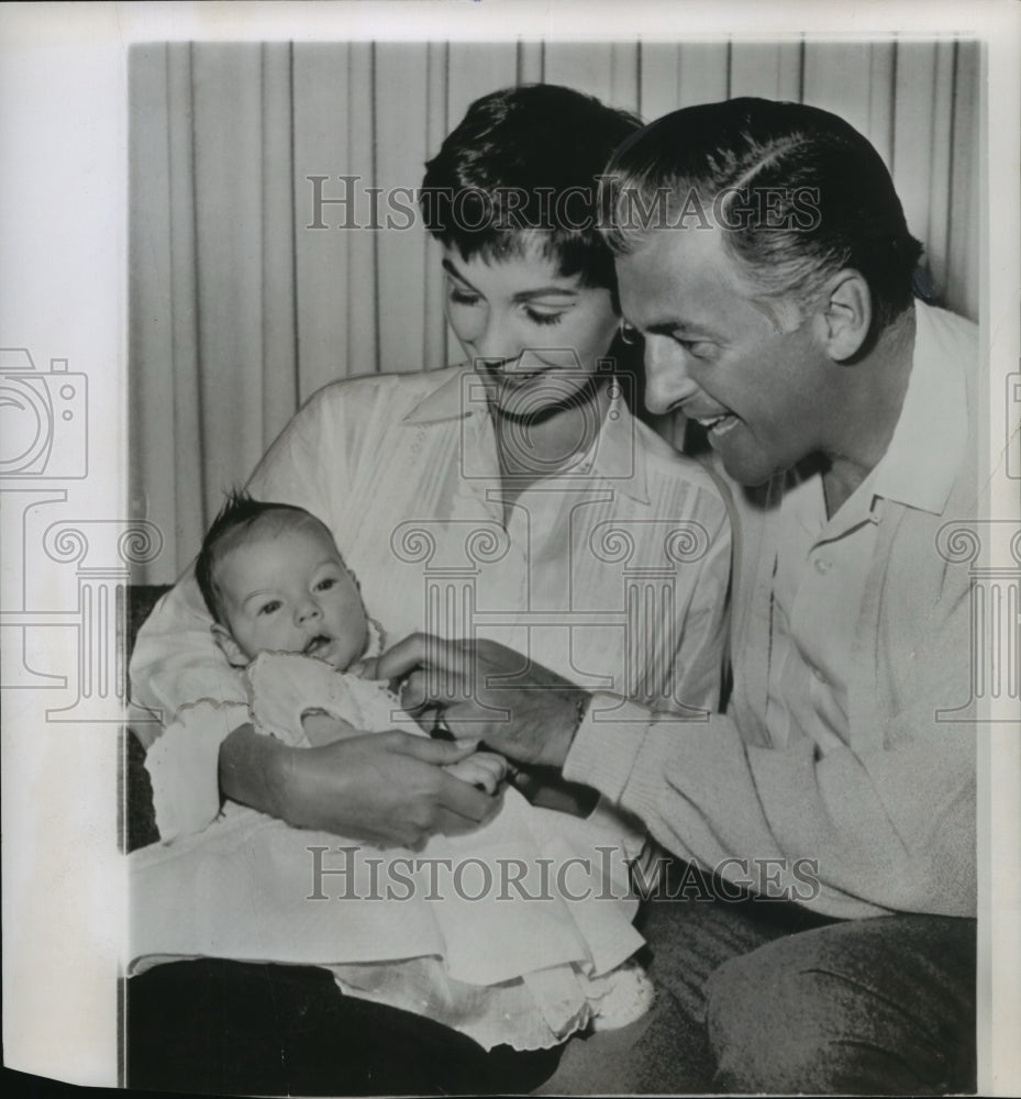 1958, Actor Steward Granger and wife Jean Simmons with daughter Tracy - Historic Images