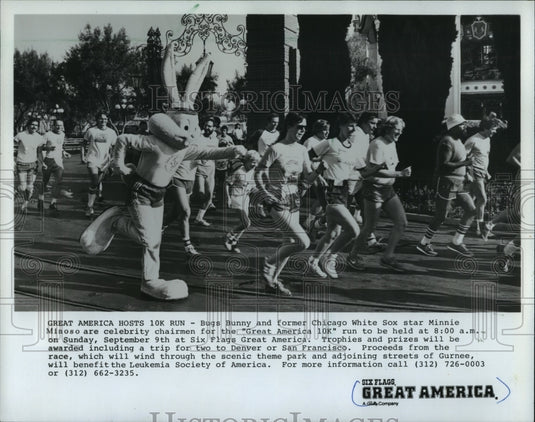 1984, Bugs Bunny, Minne Minoso in benefit run at Six Flags, Illinois - Historic Images