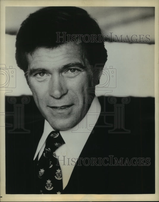 1978, Christopher George stars as a forest ranger in Grizzly - Historic Images