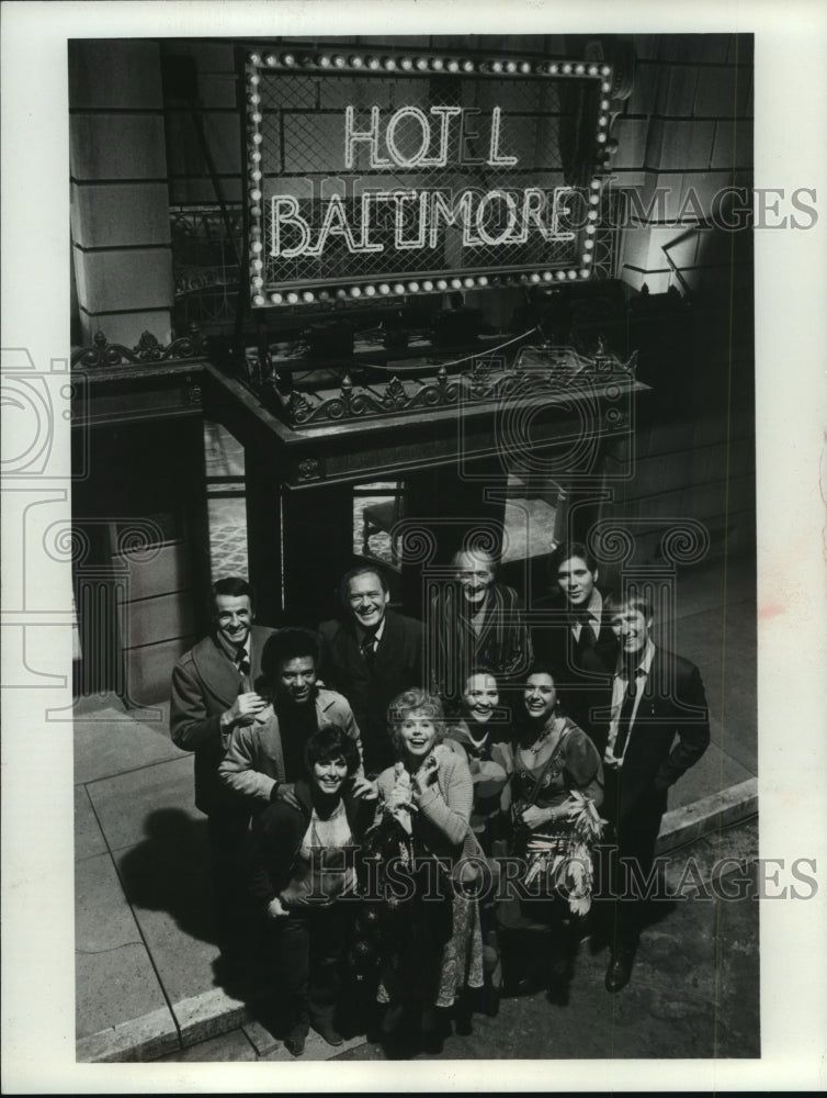 1975 Press Photo Cast of &quot;Hot L Baltimore&quot; ABC comedy series - mjp14721-Historic Images