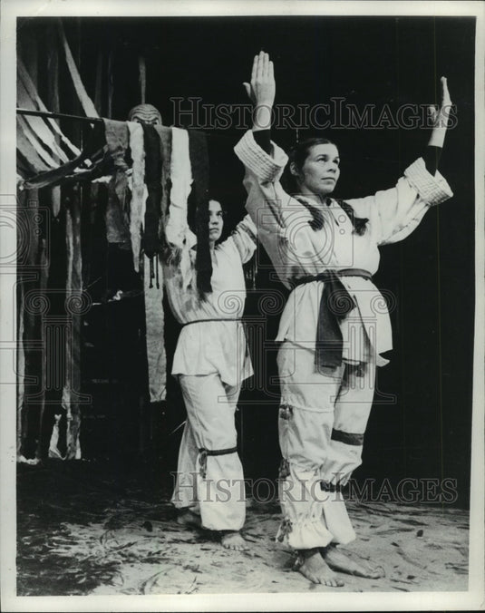 1982, Karen Kolberg & Minoy Boyd, Friends Mime Theatre's Earthworks - Historic Images