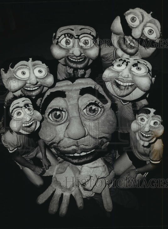 1981, Friends Mime Theatre's Flying Fathead Family troupe, Wisconsin - Historic Images