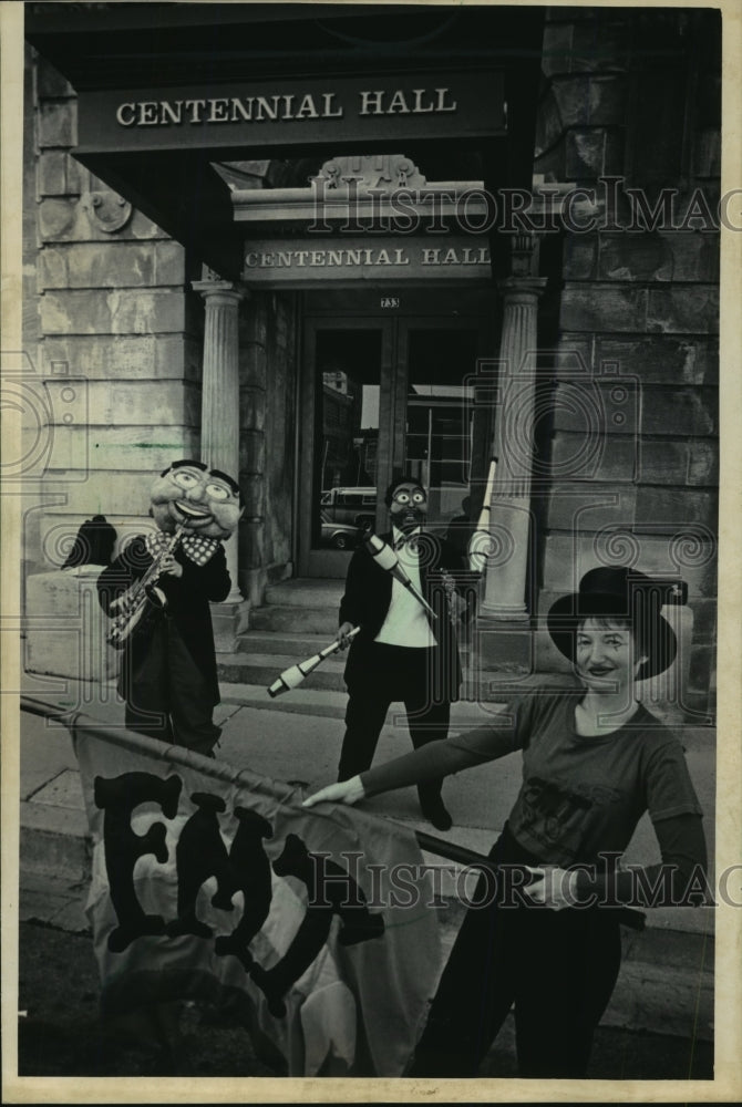 1986 Press Photo entertainers of Friends of Mime Theater, Centennial hall, WI- Historic Images