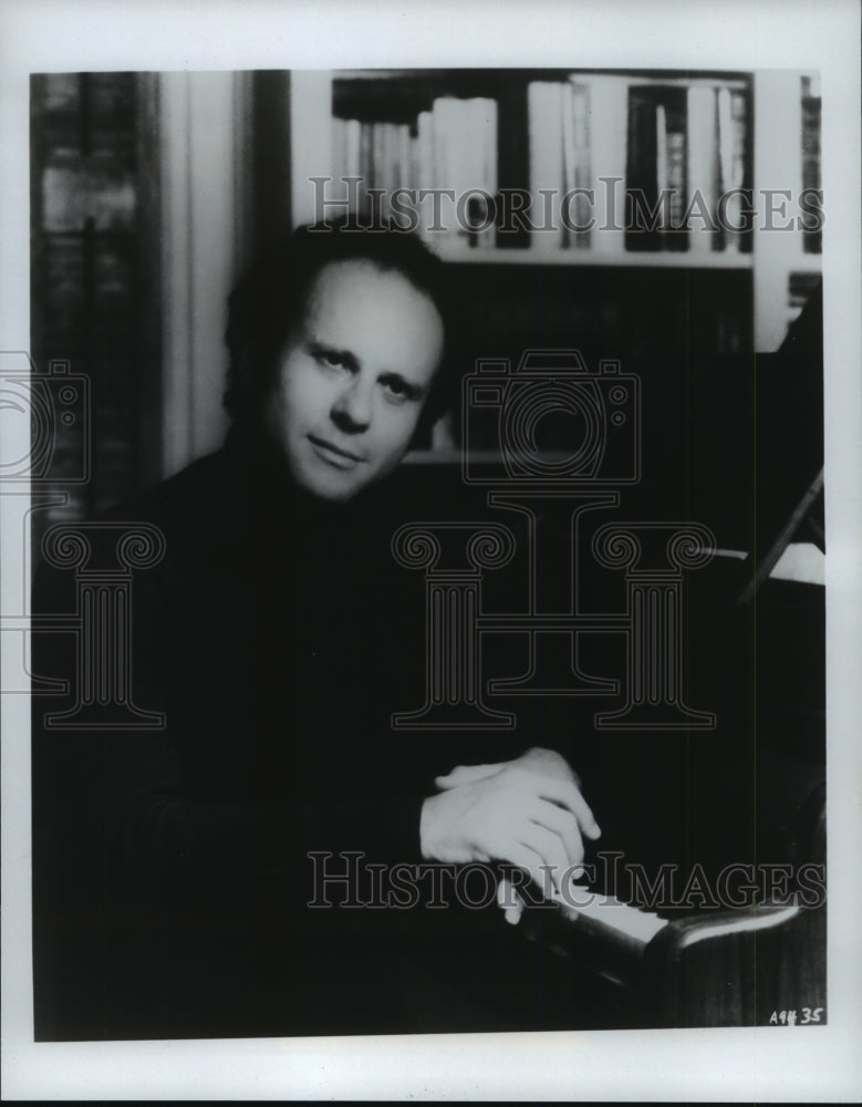 1984, Malcolm Frager, pianist, at the piano - mjp14768 - Historic Images