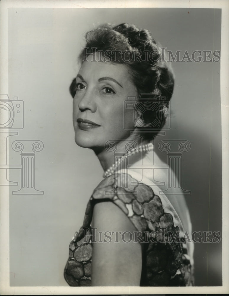 1960 Press Photo United Nations Correspondent for NBC, Pauline Frederick - Historic Images