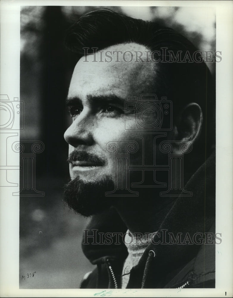 1977, Richard Fredricks, baritone opera singer. - mjp14819 - Historic Images