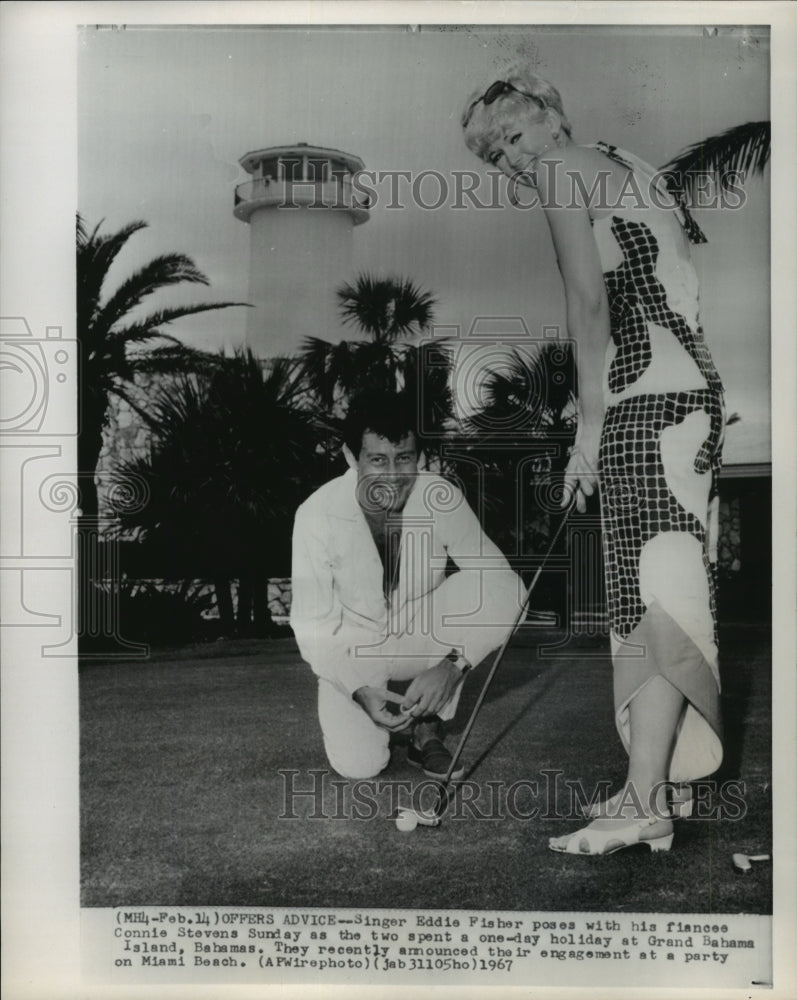 1967 Press Photo Singer Eddie Fisher &amp; fiancee Connie Stevens, Bahamas - Historic Images