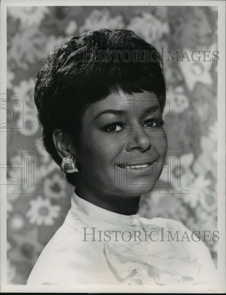 1968 Press Photo Gail Fisher will be Mike Connors&#39; new secretary in Mannix - Historic Images