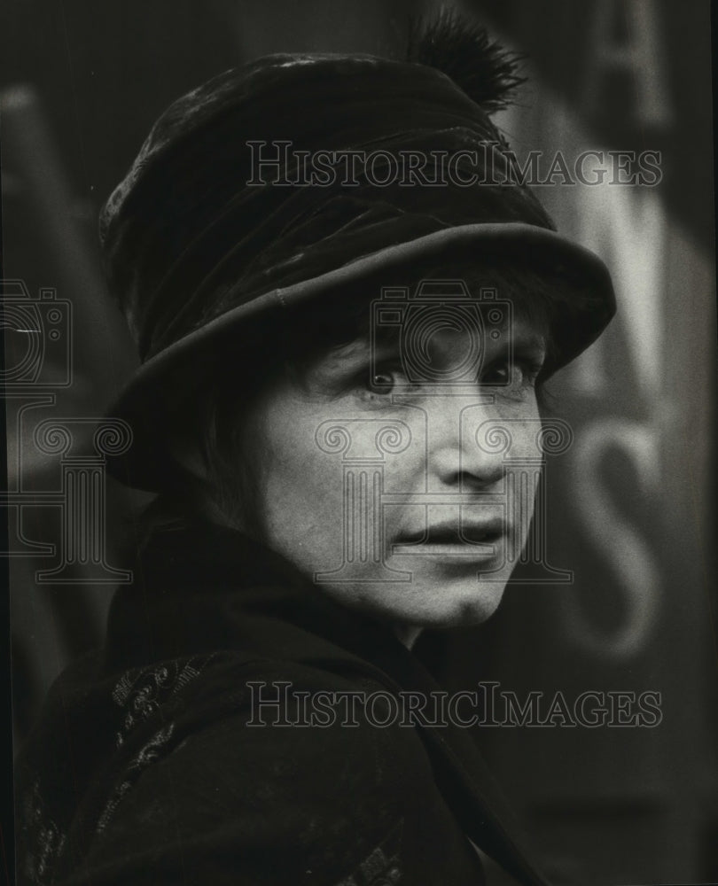 1980, Bonnie Franklin stars in The Remarkable Mrs. Sanger. - Historic Images