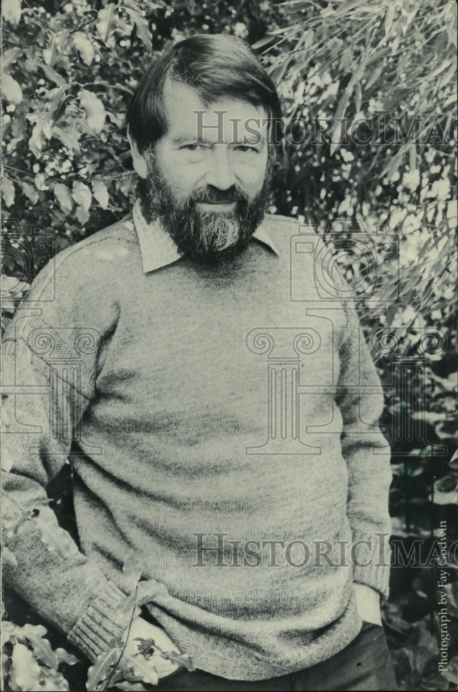 1982, Author John Fowles. - mjp14966 - Historic Images