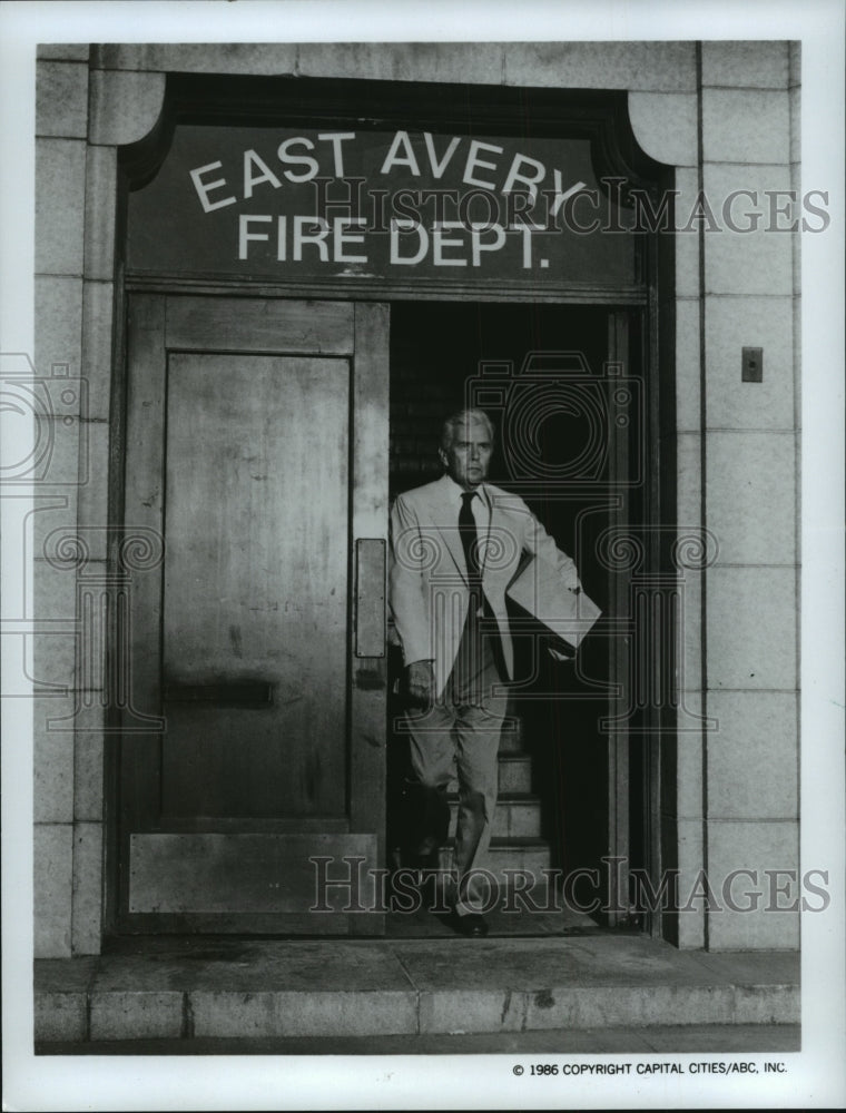 1987, John Forsythe stars as an arson investigator in "On Fire" - Historic Images