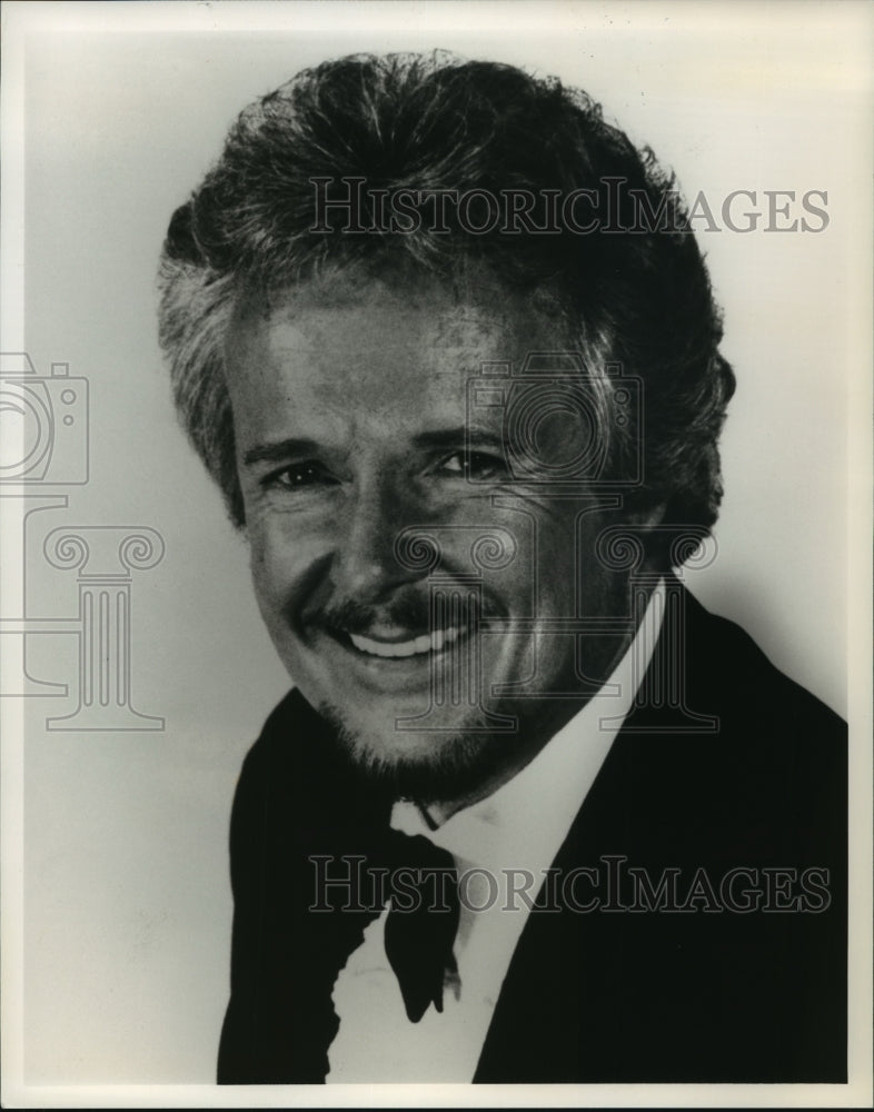 1991 Press Photo Singer John Gary, longtime Milwaukee favorite - mjp15273 - Historic Images