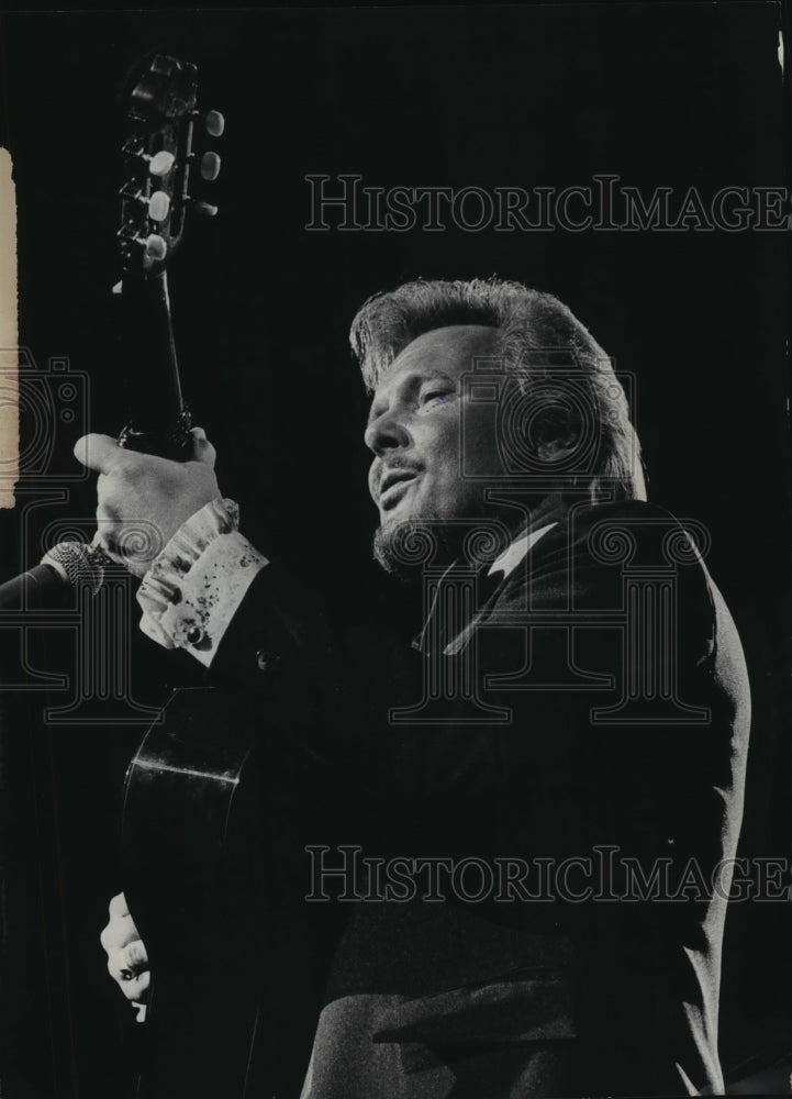 1981, John Gary playing guitar opens Music Under the Stars, Wisconsin - Historic Images