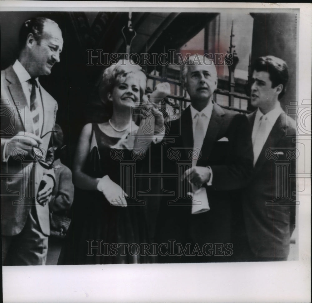 1964 Press Photo British born actor Stewart Granger and wife Viviane Lecerf - Historic Images