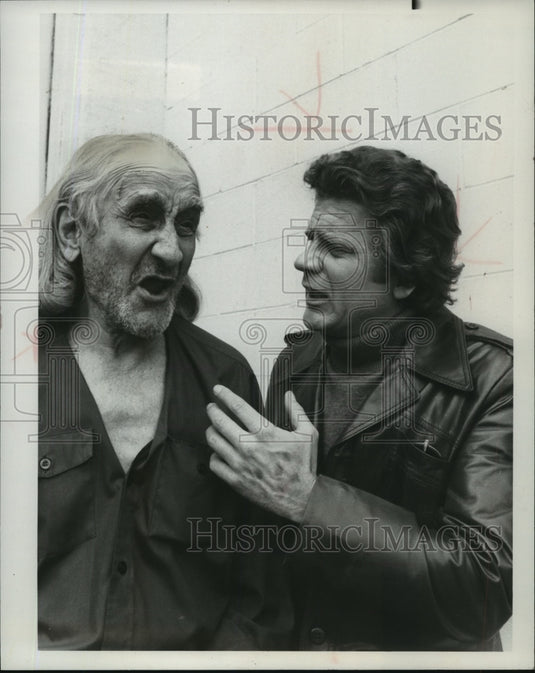 1977 Actor Robert Foxworth, Victor Jory in "Tales of the Unexpected" - Historic Images