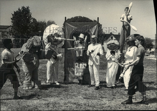 1987, Milwaukee's Friends Mime Theater performers - mjp15497 - Historic Images