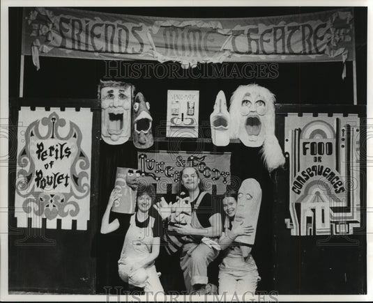 1976 Press Photo Friends of Mime Theater cast "Farewill to Farms or Food Revued" - Historic Images