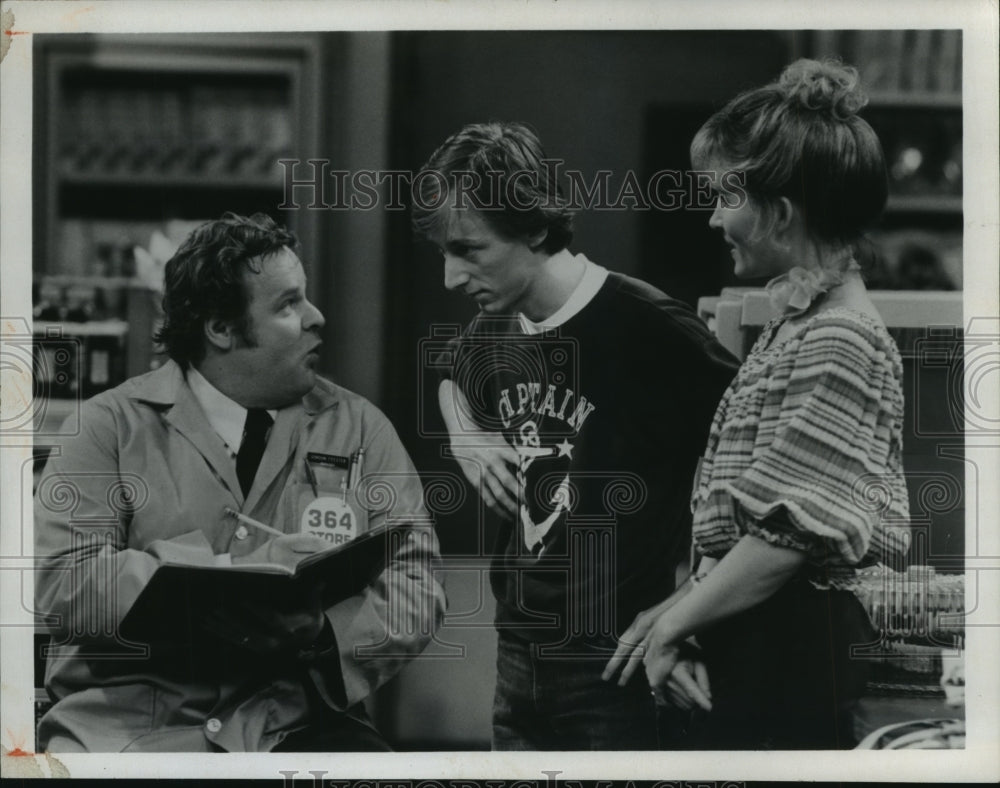 1981, actor George Dzundza &amp; cast in &quot;Open All Night&quot; - mjp15552 - Historic Images