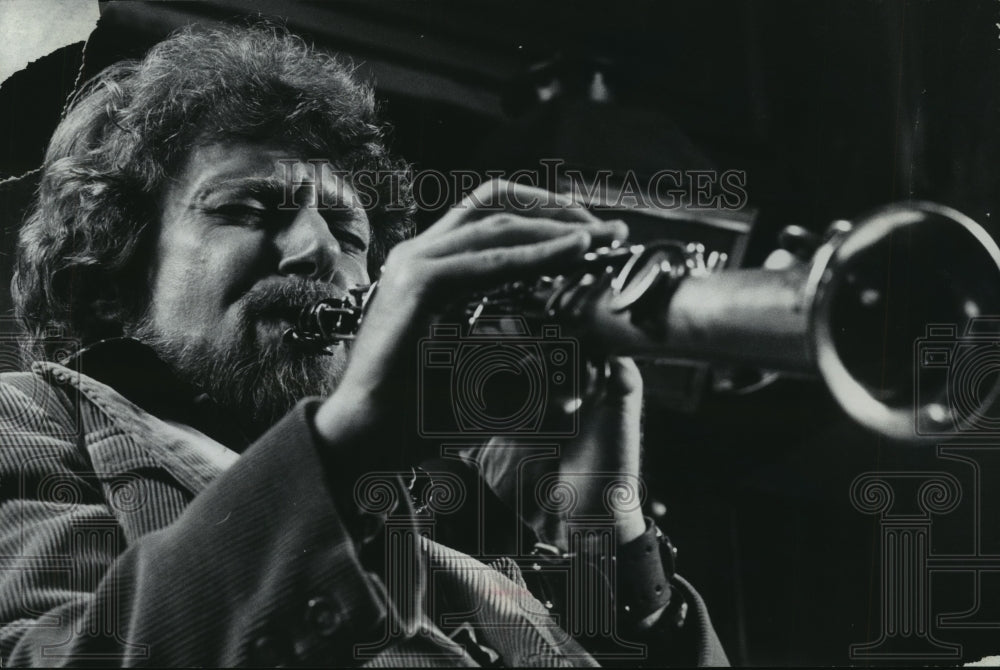 1977 Press Photo Milwaukee Musician Tom Fabre of the Tom Fabre Jazz Machine - Historic Images