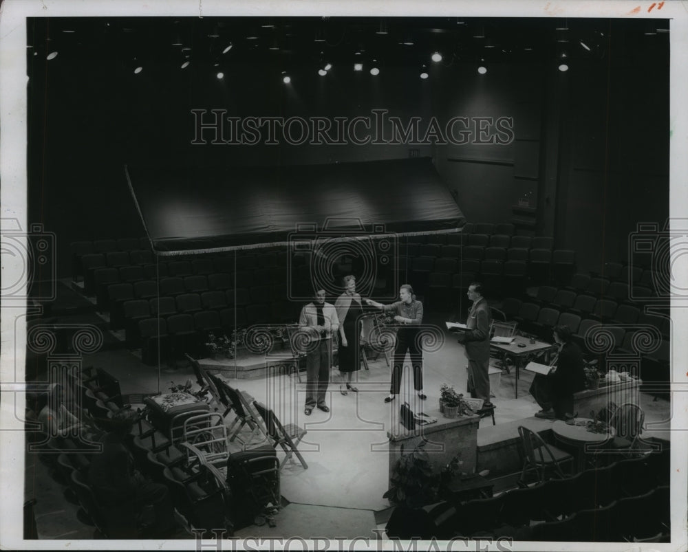 1955 Press Photo A rehearsal in Milwaukee&#39;s new arena theater - mjp15584- Historic Images