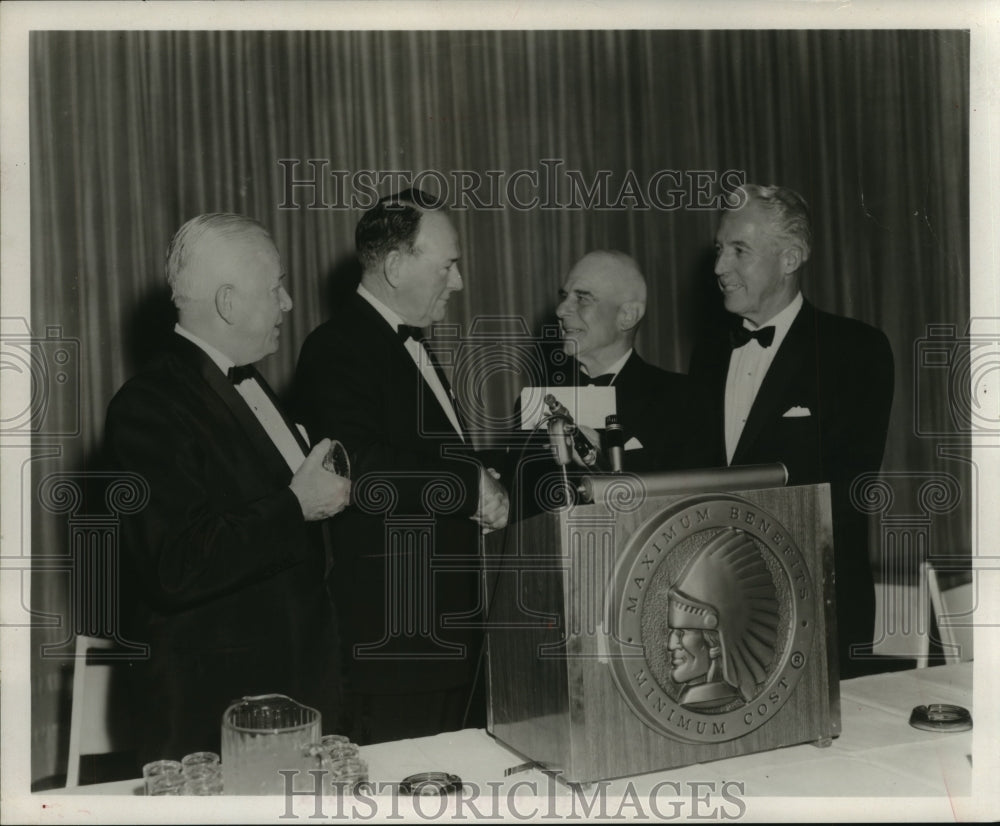 1969 Press Photo William Gargan receives the Criss award from Jimmy Doolittle-Historic Images