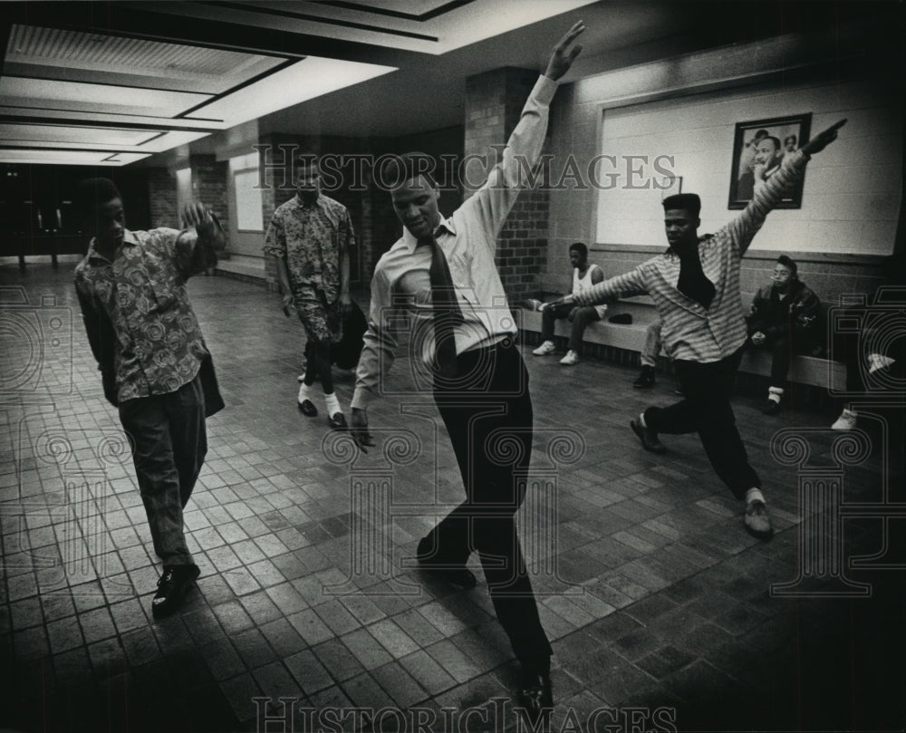 1989, dancer Frank Gatson Jr &amp; students practice &quot;Dreamgirls&quot; routine - Historic Images
