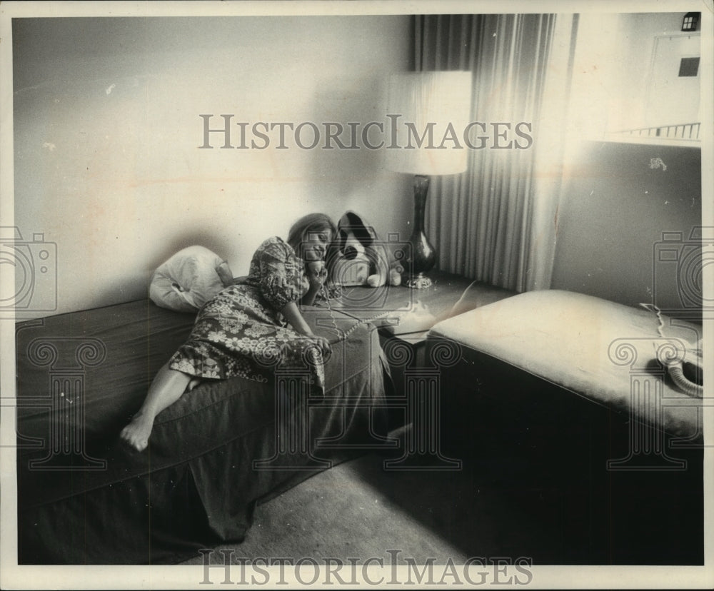 1967, Kathy Garvar lounges in her parents&#39; Holllywood apartment - Historic Images