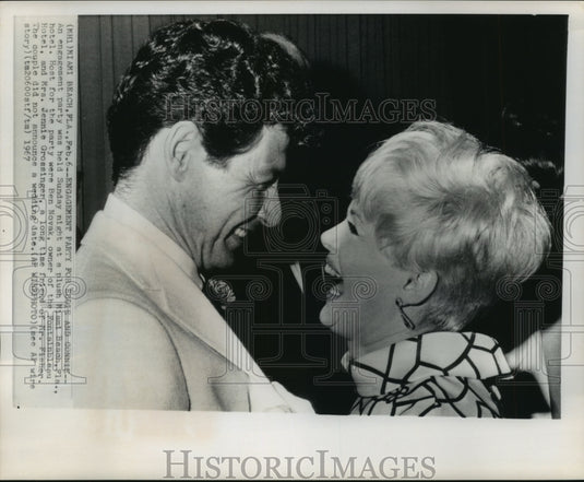 1967 Press Photo Singer Eddie Fisher & Connie Stevens, engagement party, Florida - Historic Images