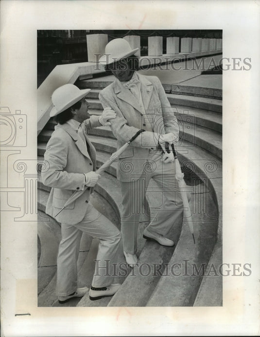 1972 Press Photo Actors Rehearse Scene From "Two Gentlemen Of Verona" - Historic Images