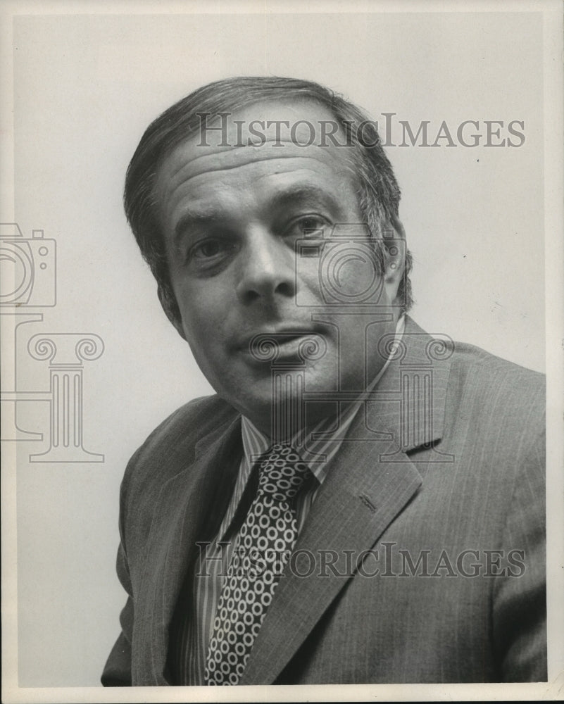 1971 Press Photo Jerry Gruenberg sales V. P. of Allied Artist Pictures Corp. - Historic Images