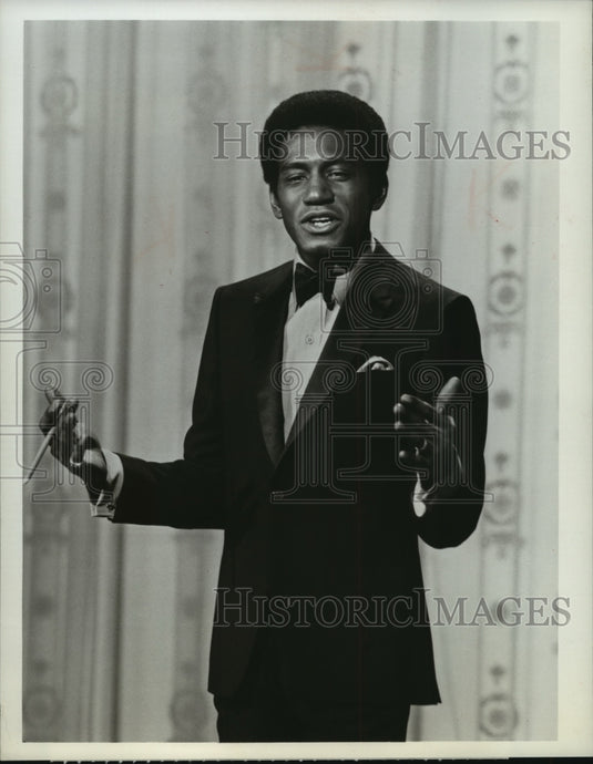 1969, Stu Gilliam on The Hollywood Palace, on ABC. - mjp16037 - Historic Images