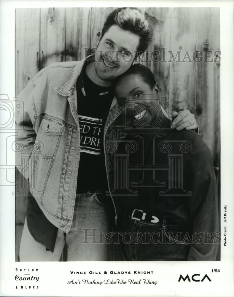 1994 Press Photo Vince Gill &amp; Gladys Knight team up for country song. - Historic Images