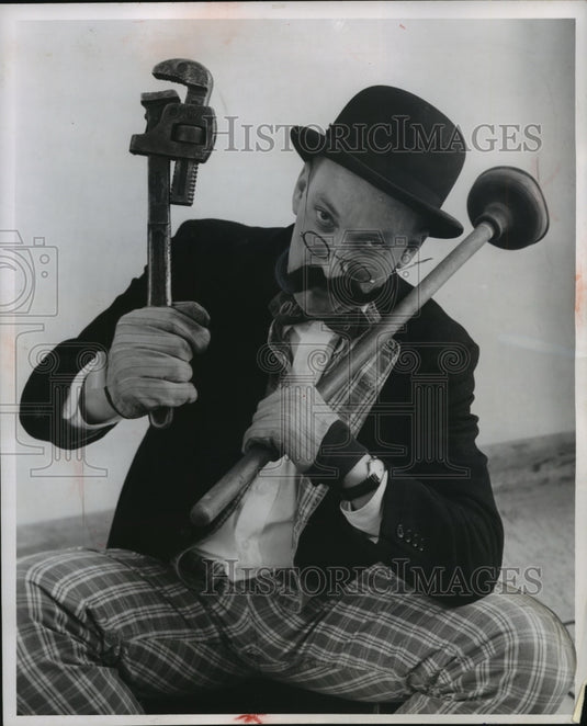 1968 Press Photo Norman Marggraff as disc jockey Fritz the Plumber - mjp16131 - Historic Images